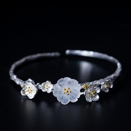 サンカヨウのバングル