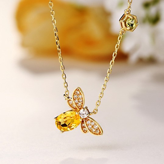 蜜蜂のペンダント