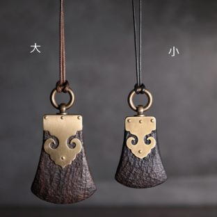 黒檀　黄銅　ペンダント　0103