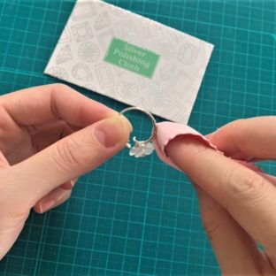 アクセサリー、ジュエリーのお手入れ方法 金属と宝石それぞれ詳しく解説する