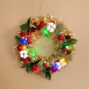 100均の商品でクリスマスリースを作ってみた