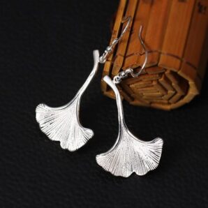 イチョウのピアス　シルバー　P003