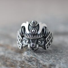 かっこかわいい猫ちゃんリングをご紹介します。