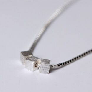 キューブのペンダント　シルバー N029
