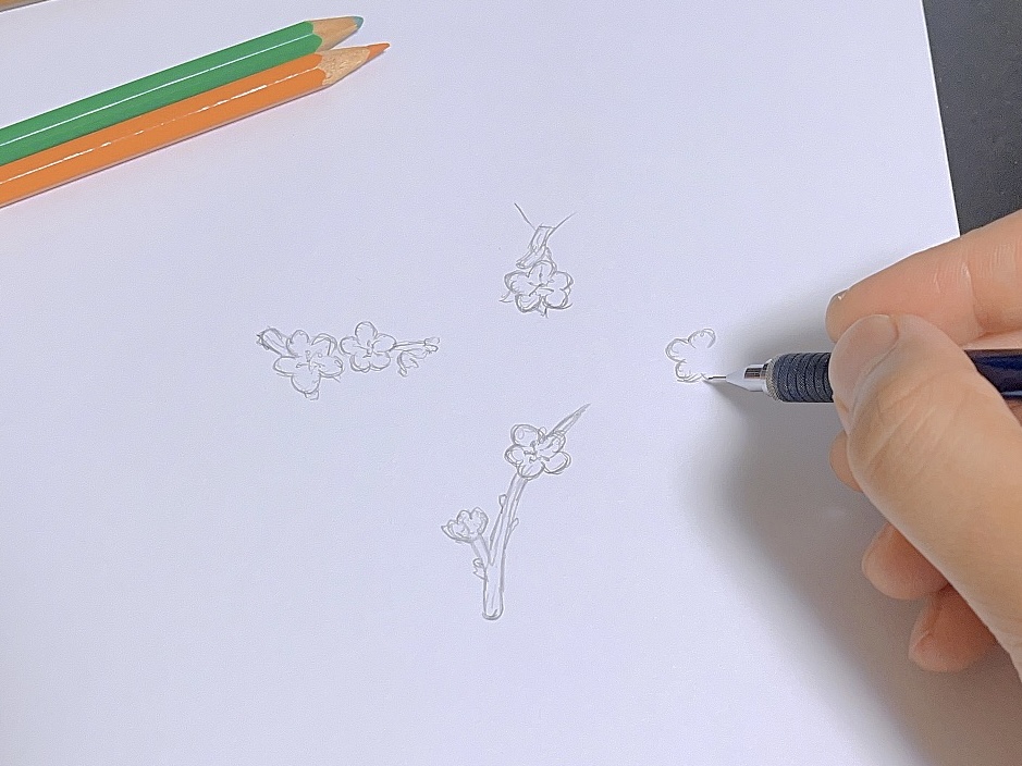 ラフデザインを描く