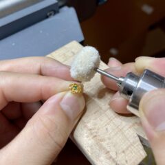 ジュエリーの既製品とオーダーメイドの違い、メリット・デメリットの紹介