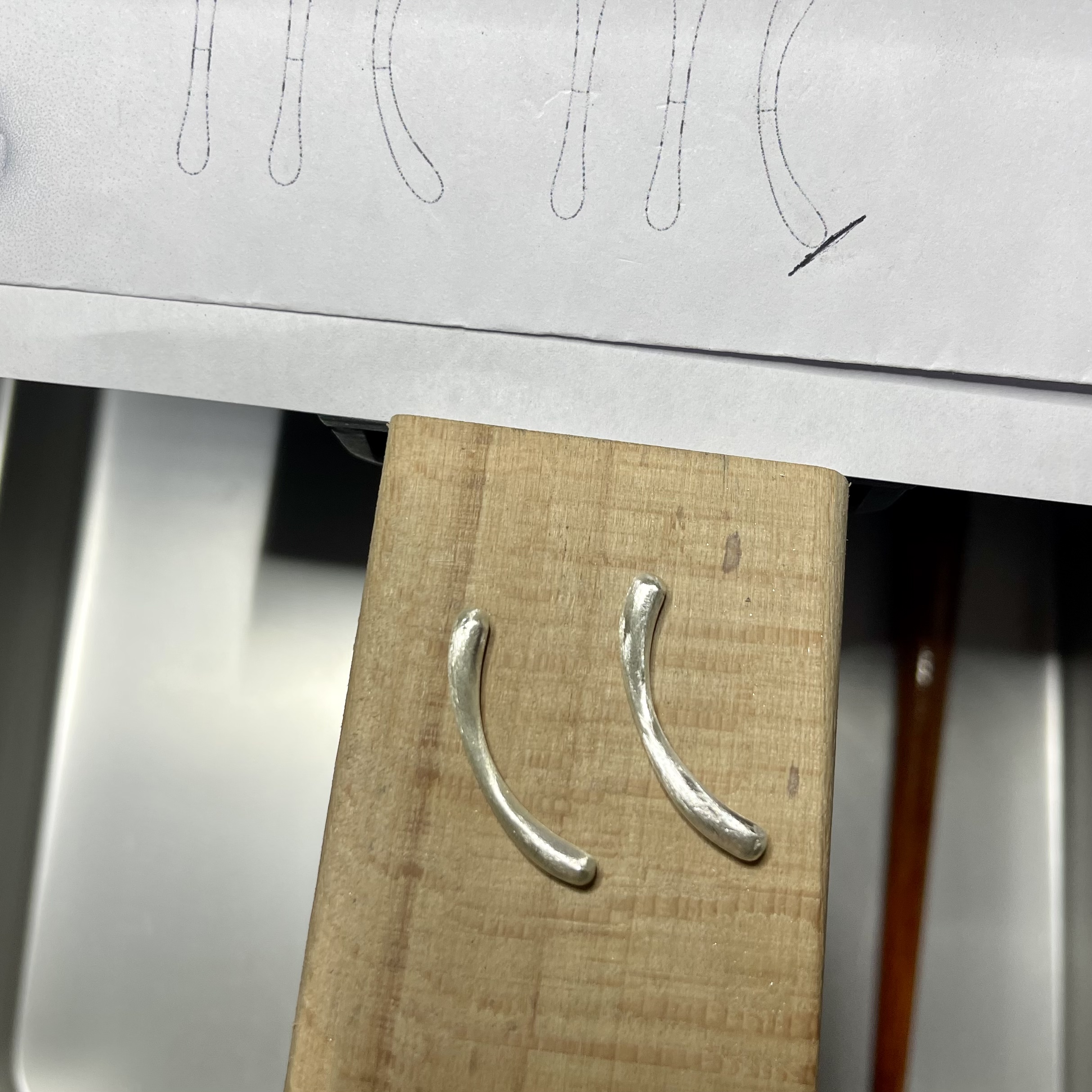 ピアス針を付ける