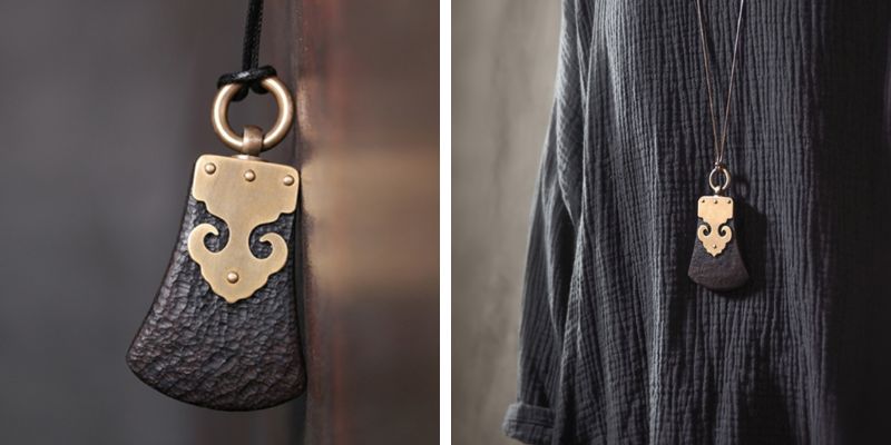 黒檀のペンダント