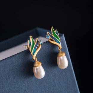 羽のピアス　クジャク　ギフト　ラッピング　R251i