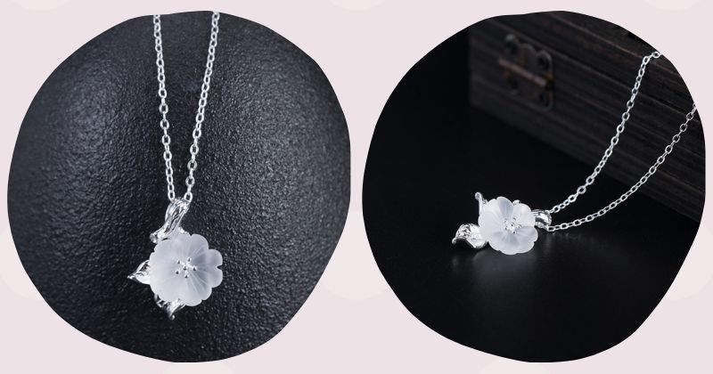 サンカヨウのネックレス