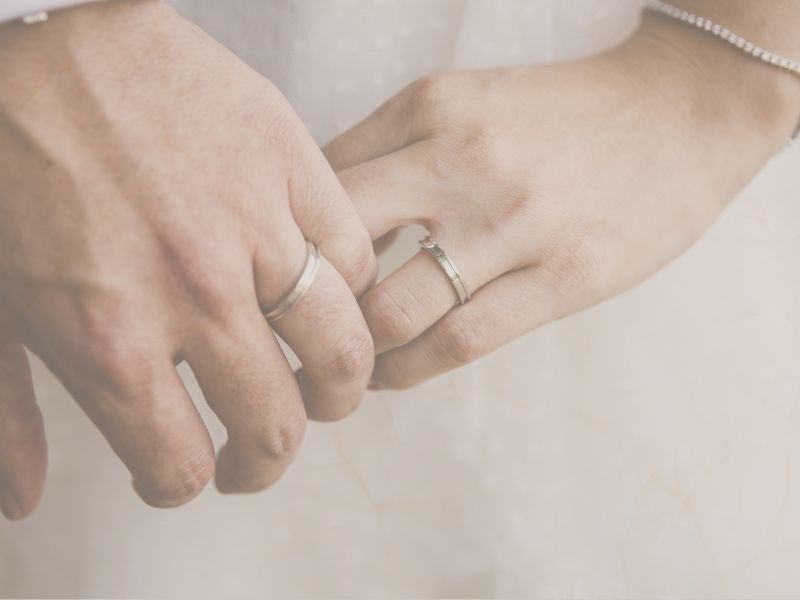 既婚者がピンキーリングを着けてもいい理由とは?