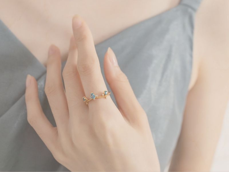 既婚者がピンキーリングを着ける際のマナーとは?