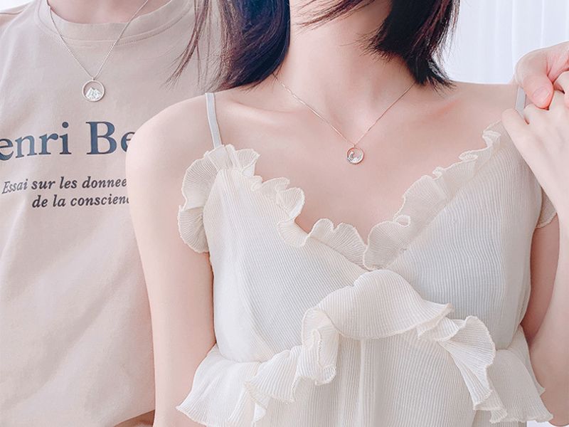 ペアネックレスのコーディネートのポイント