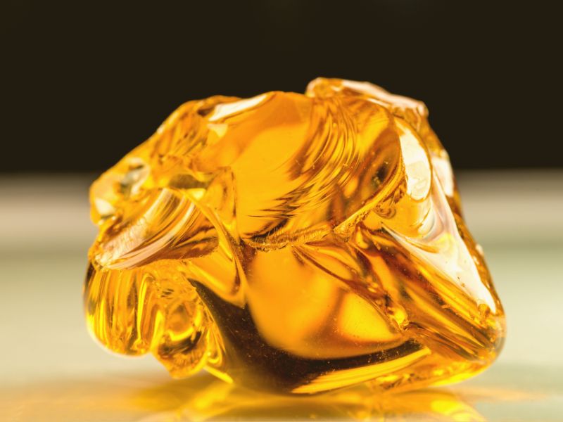 琥珀ネックレスの魅力とは?