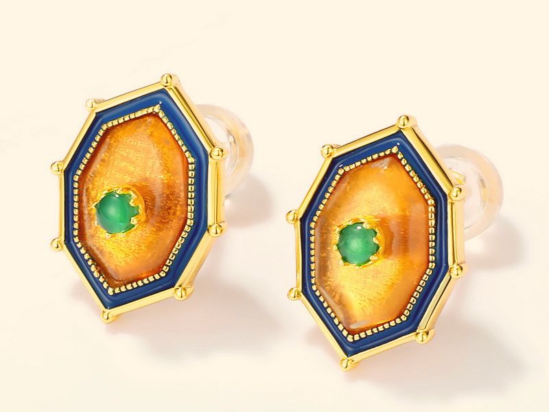 琥珀ピアスの選び方