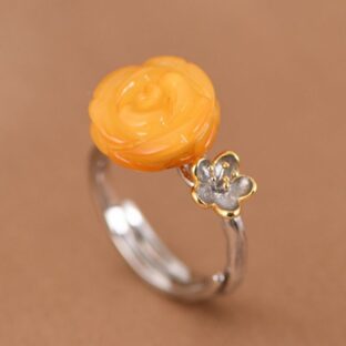 薔薇と琥珀の上品なリング-華やかさとエレガントさを演出R214