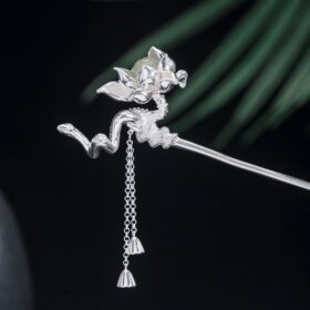 蓮と蛇のかんざし - ネフライトの清涼感と銀の輝きが調和した逸品K123