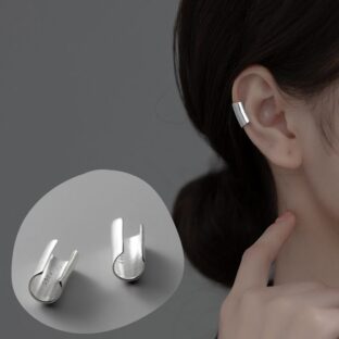 イヤーカフ – メタリックな輝きとシンプルなデザインが特徴 i033