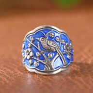 梅の花と鳥のリング - 日本の美しい自然を表現した作品 R227