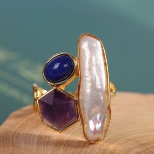 バロックパールのリング – 夜空に浮かぶ星々のような幻想的な雰囲気 R352