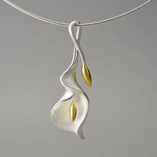 オランダカイウのペンダント - 胸元に繊細な輝きを与える　R426