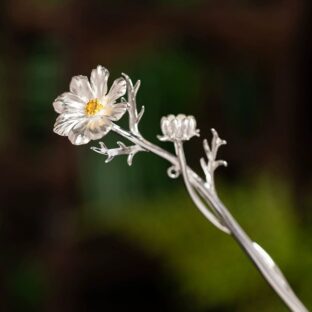 コスモスのかんざし - まるで本物の花が咲いている　K185