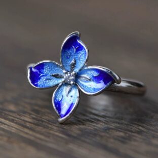 ヤマボウシのリング - 季節の移ろいを感じられる特別なアイテム　R434