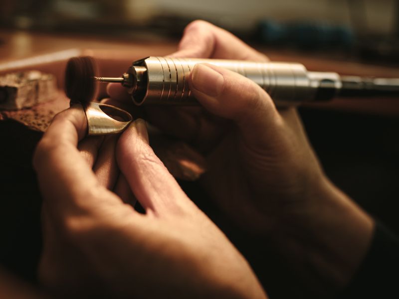 オーダーメイドジュエリーの魅力を探る