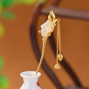 蓮の花のかんざし - 特別な日の装いに華やかさを添える　K194