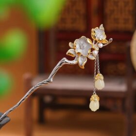 サザンカと木蓮の花のかんざし - 清々しい雰囲気を醸し出す　K202