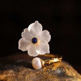 百合の花のリング - 特別な日の贈り物や自身へのご褒美としても最適 R442