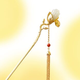 木蓮の花のかんざし - 伝統とモダンが融合した独特のスタイル　K208