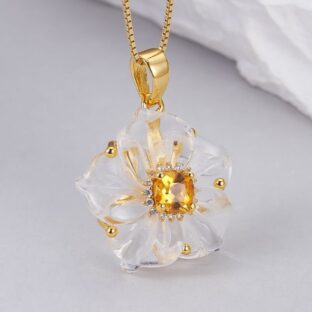 バイカイチゲのペンダント - まるで春の訪れを首元に纏う N155