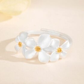 バイカウツギのリング-自然そのものを指に纏うかのような優雅さを醸し出す R466